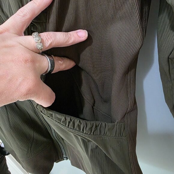 Lululemon Women’s Hunter Green Full-Zip Jacket – Size 8 – Activewe - Picture 6 of 14